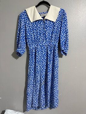 Vintage Karin Steven’s midi Blue Floral Dress with White Peter Pan Collar